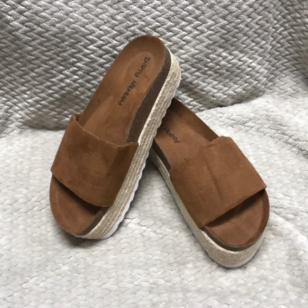 NWOT Dirty Laundry Slides